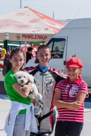 moja sestra so psom a sesternica LEA